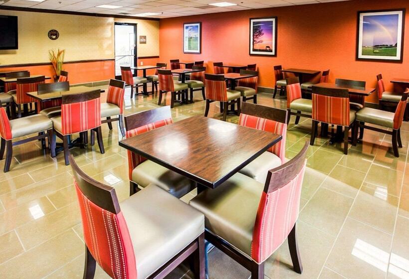 ホテル Comfort Suites Georgetown