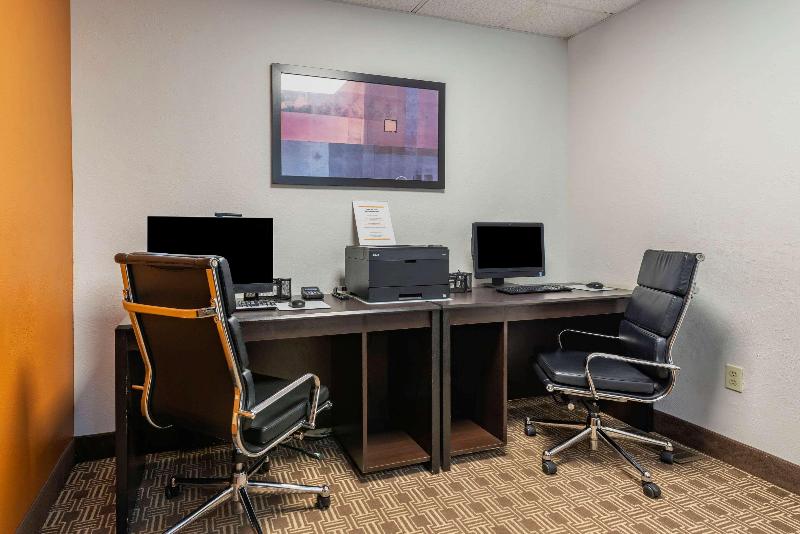 Отель Comfort Suites Highlands Ranch Denver Tech Center Area