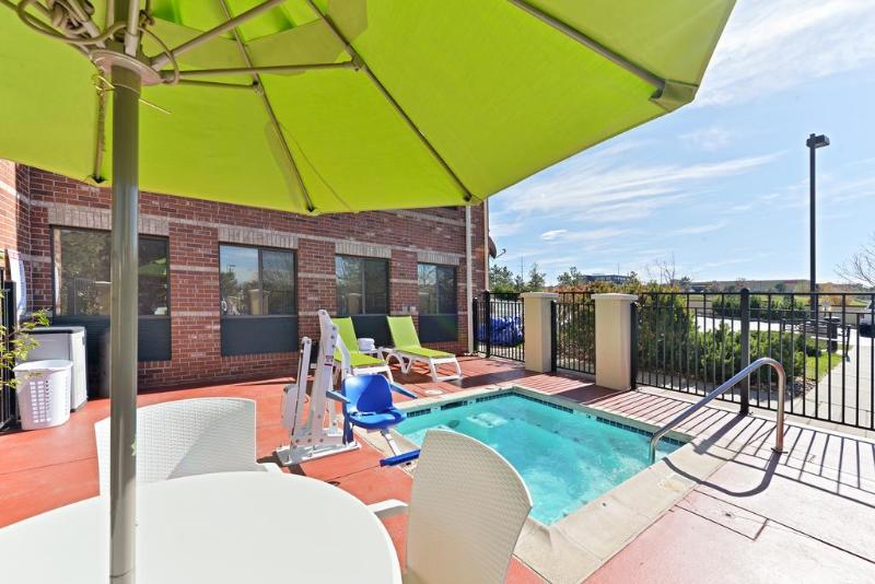 Отель Comfort Suites Highlands Ranch Denver Tech Center Area