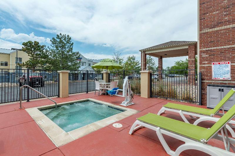 Отель Comfort Suites Highlands Ranch Denver Tech Center Area