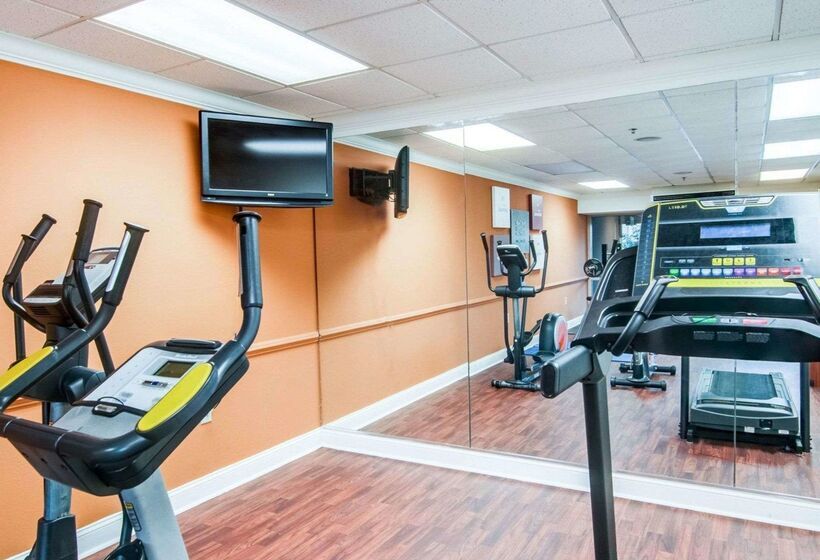 فندق Comfort Suites Inn At Ridgewood Farm