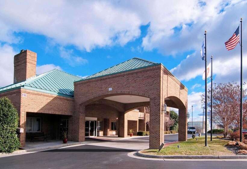 فندق Comfort Suites Inn At Ridgewood Farm