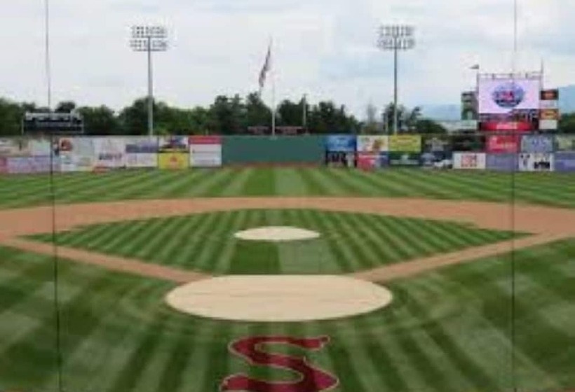 فندق Comfort Suites Inn At Ridgewood Farm