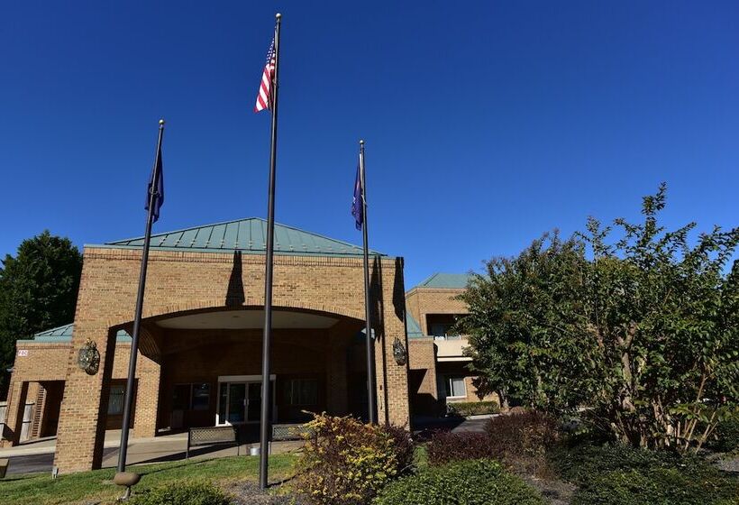 فندق Comfort Suites Inn At Ridgewood Farm