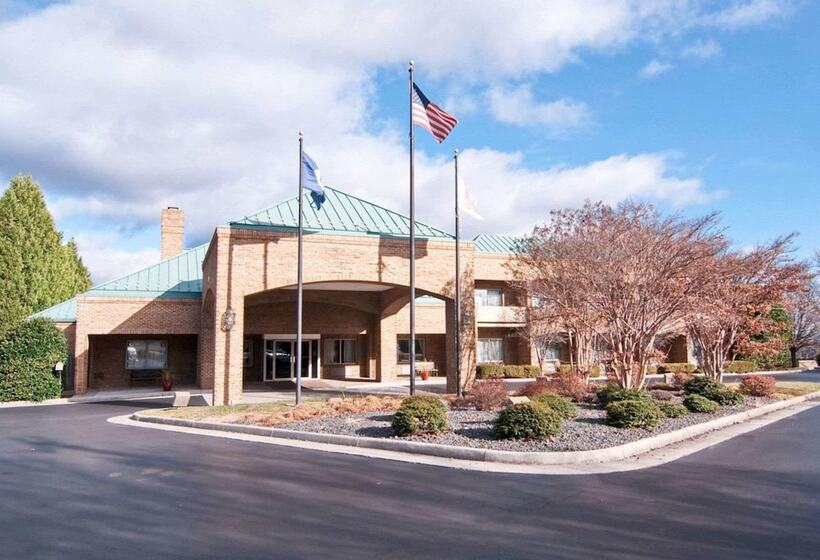 فندق Comfort Suites Inn At Ridgewood Farm