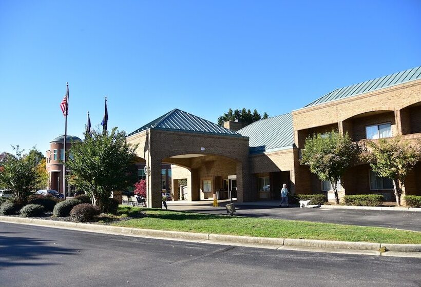 فندق Comfort Suites Inn At Ridgewood Farm