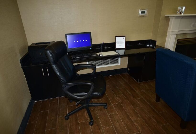 فندق Comfort Suites Inn At Ridgewood Farm