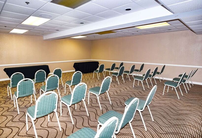 فندق Comfort Suites Inn At Ridgewood Farm