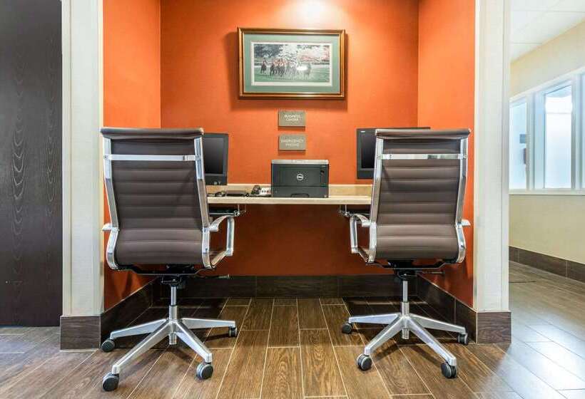 ホテル Comfort Suites Keeneland