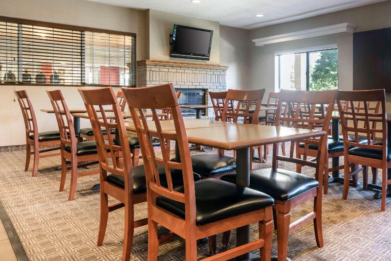 Отель Comfort Suites Keeneland