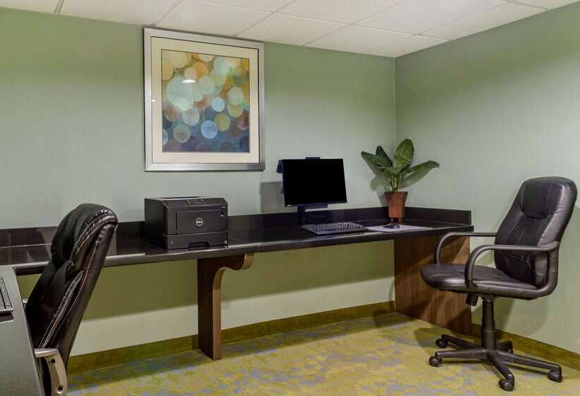 ホテル Comfort Suites Knoxville West Farragut