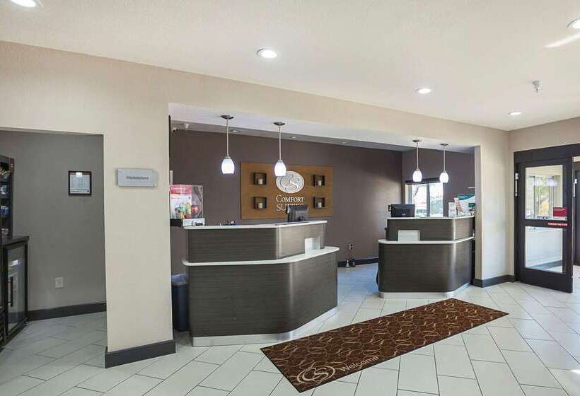 Отель Comfort Suites Lewisville