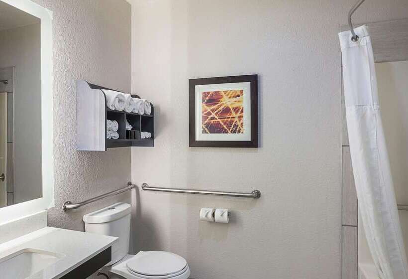 Отель Comfort Suites Lewisville