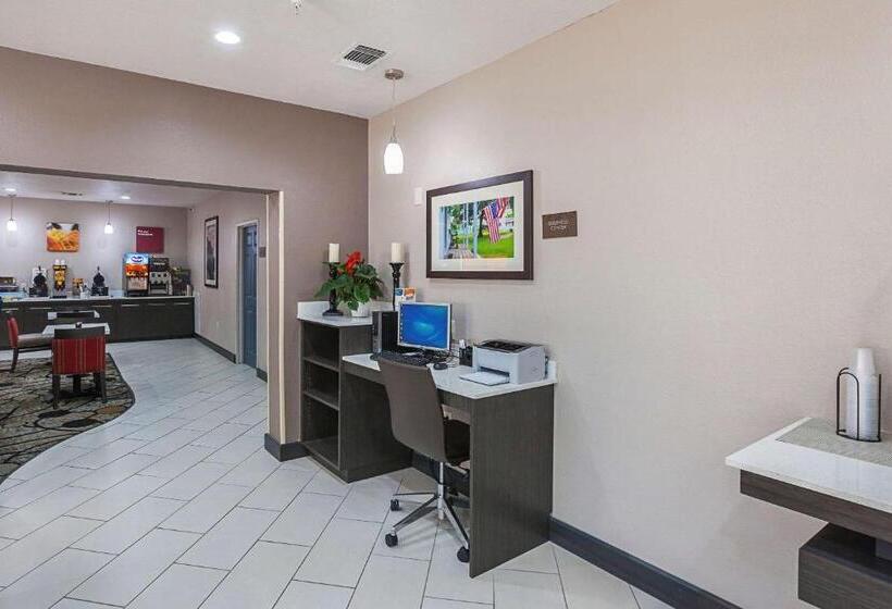 Отель Comfort Suites Lewisville