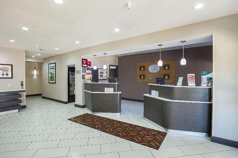 Отель Comfort Suites Lewisville