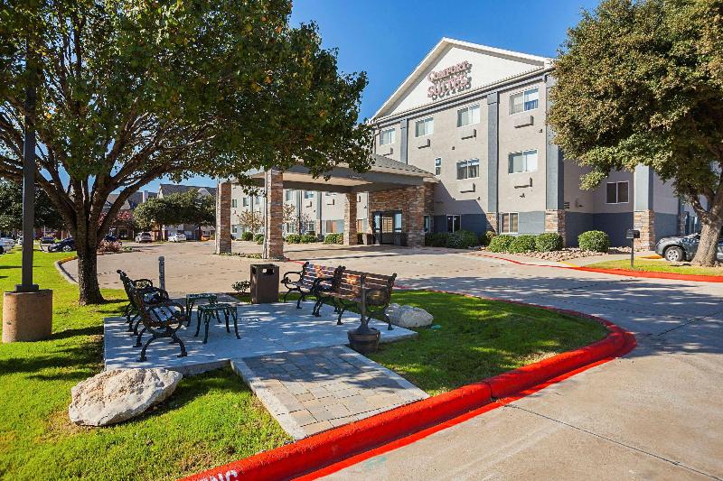 Отель Comfort Suites Lewisville