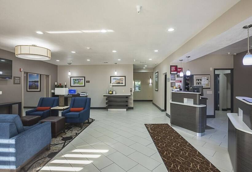 Отель Comfort Suites Lewisville