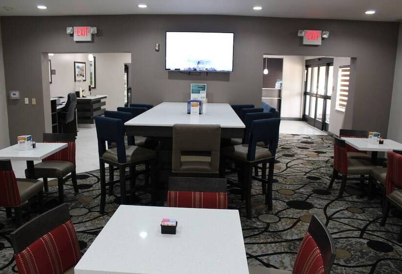 Отель Comfort Suites Lewisville