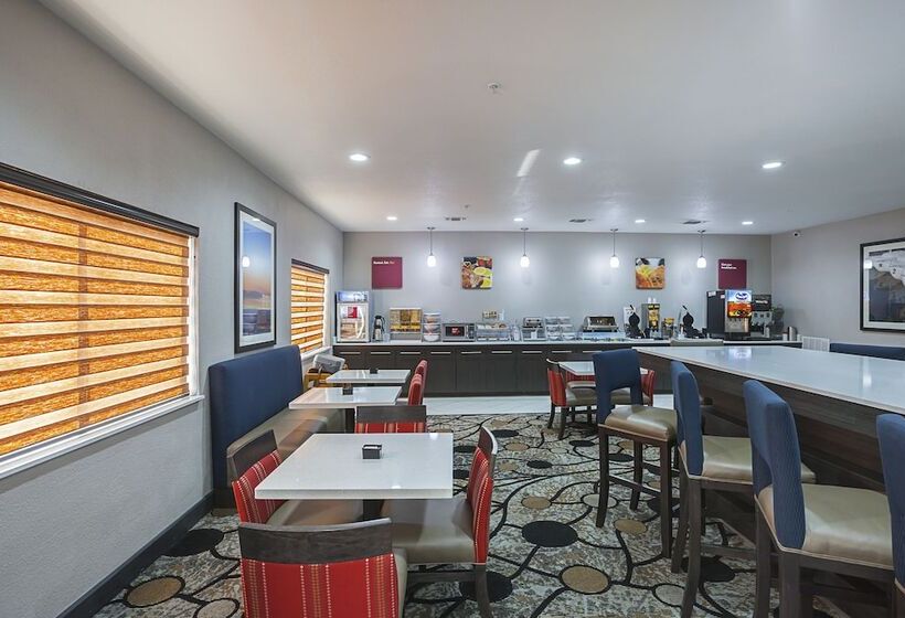 Отель Comfort Suites Lewisville