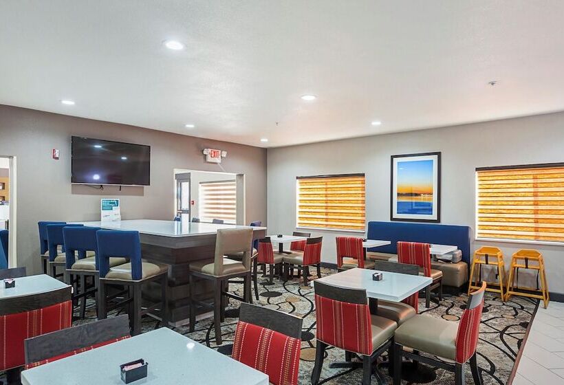 Отель Comfort Suites Lewisville