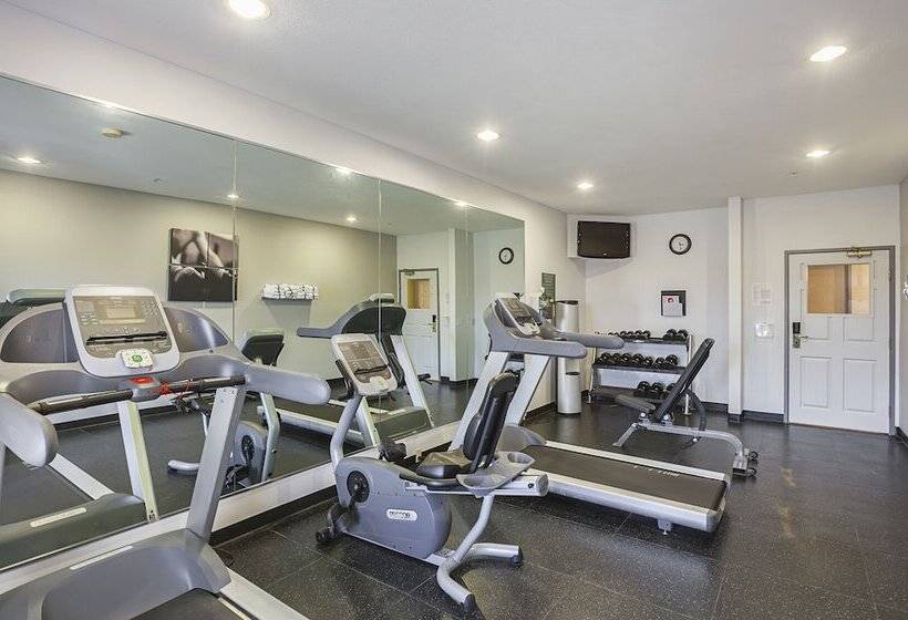 Отель Comfort Suites Lewisville