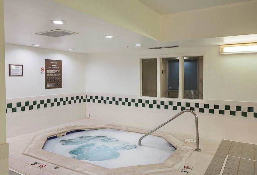 Отель Comfort Suites Lewisville