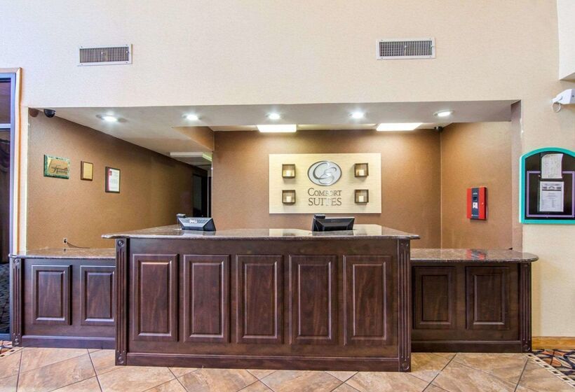 فندق Comfort Suites