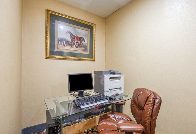 فندق Comfort Suites