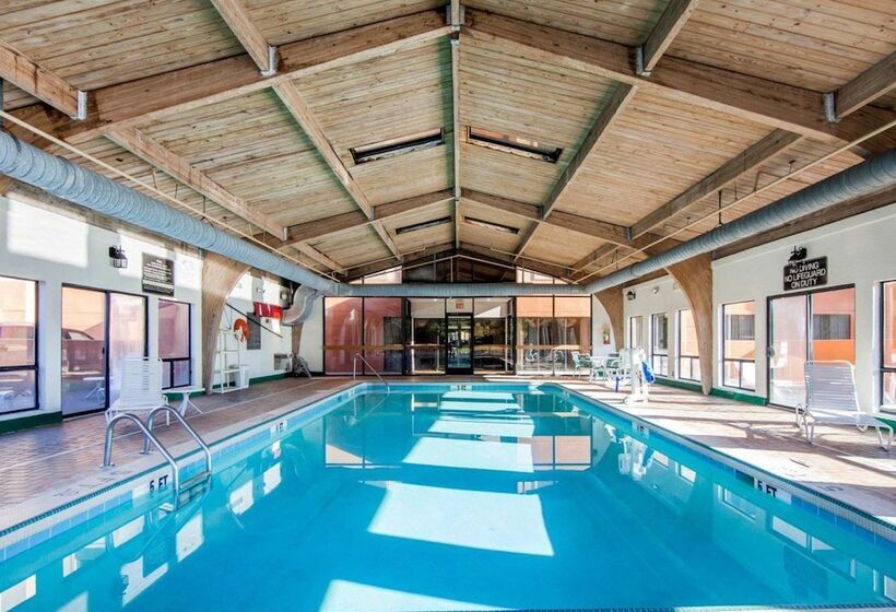 فندق Comfort Suites