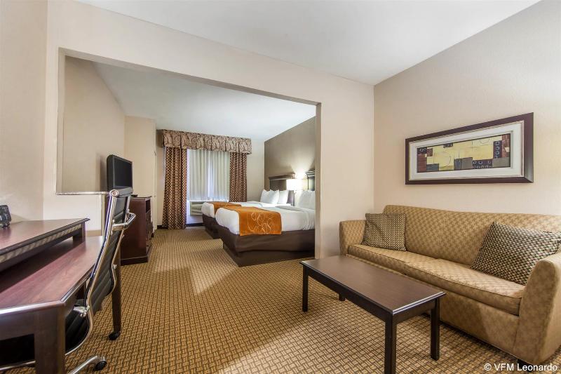 فندق Comfort Suites