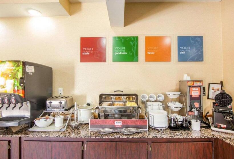 Отель Comfort Suites