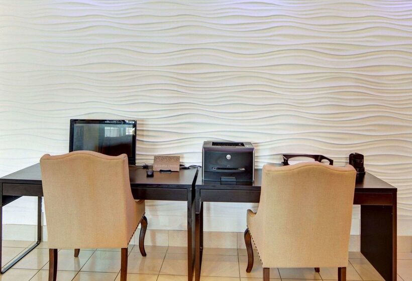 فندق Comfort Suites Longview North