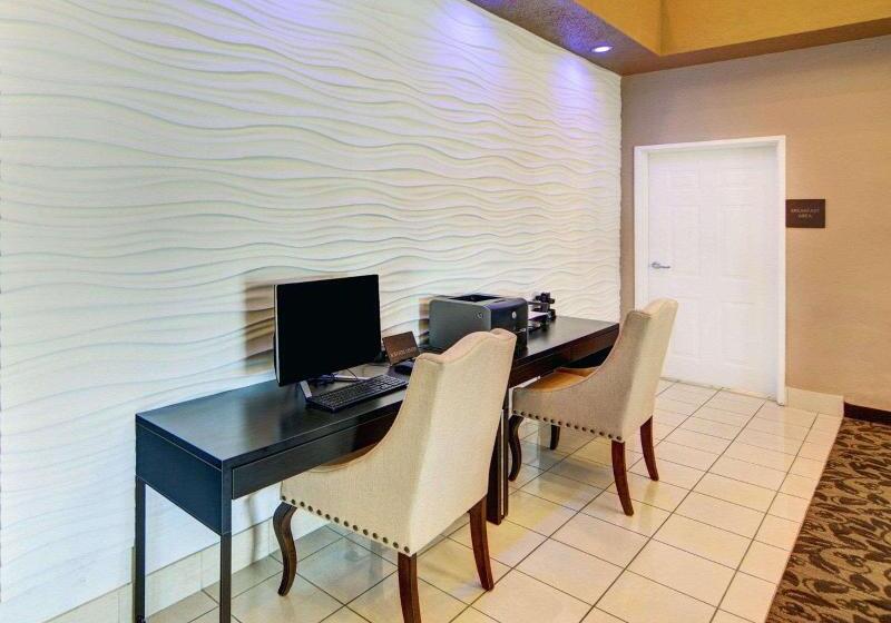 فندق Comfort Suites Longview North