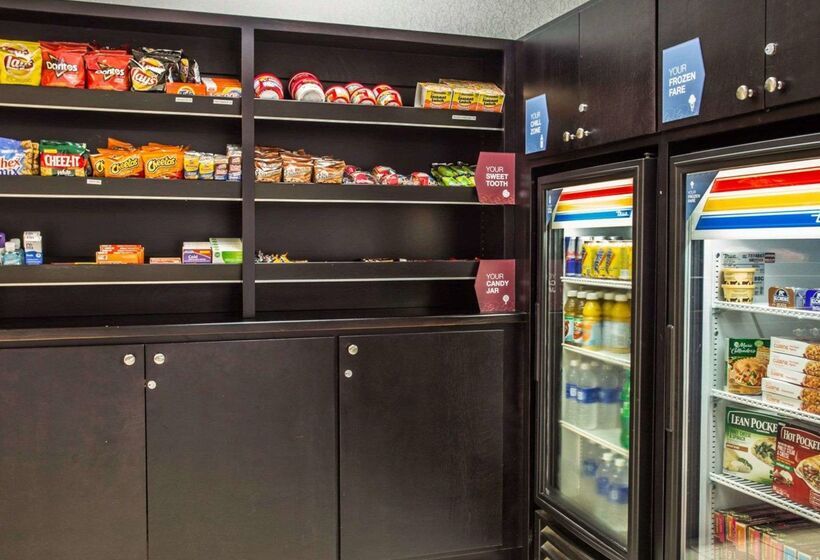 فندق Comfort Suites