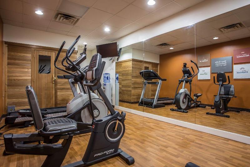 فندق Comfort Suites