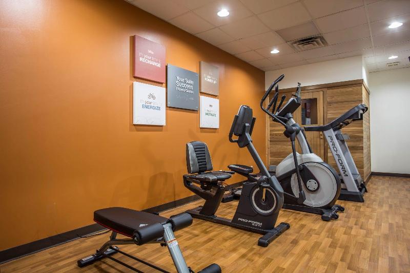 فندق Comfort Suites