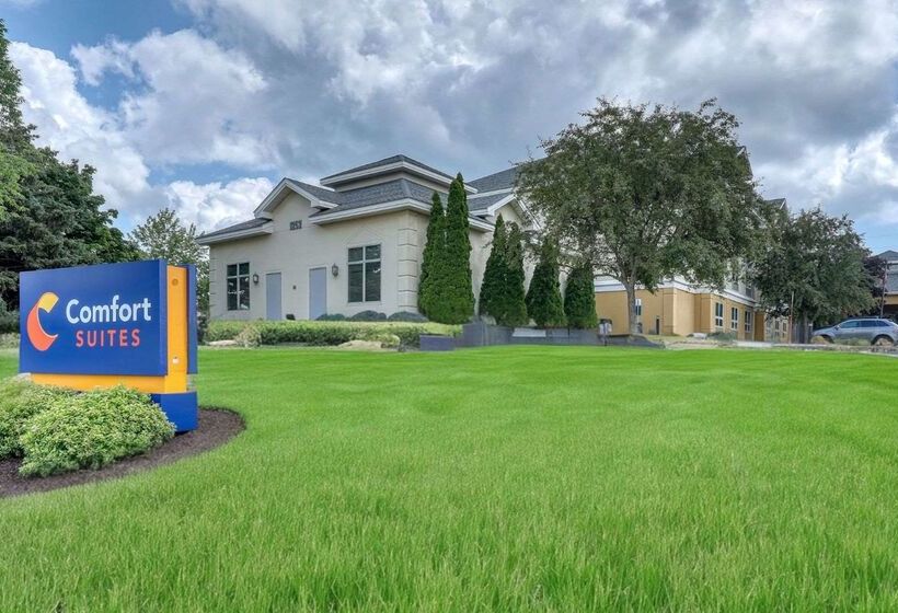 Отель Comfort Suites Madison West