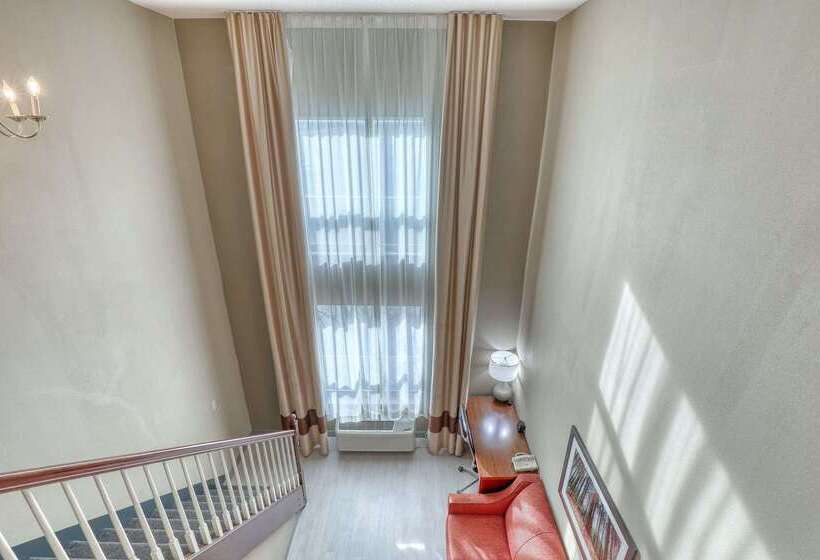 هتل Comfort Suites Madison West