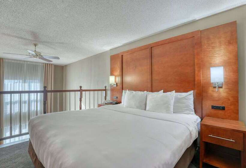 Отель Comfort Suites Madison West