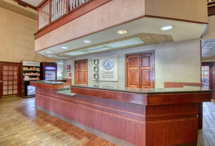 Отель Comfort Suites Madison West
