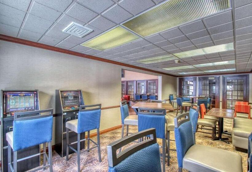 هتل Comfort Suites Madison West