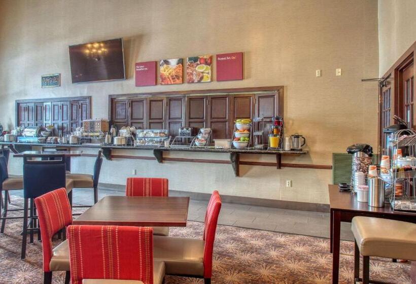 Отель Comfort Suites Madison West
