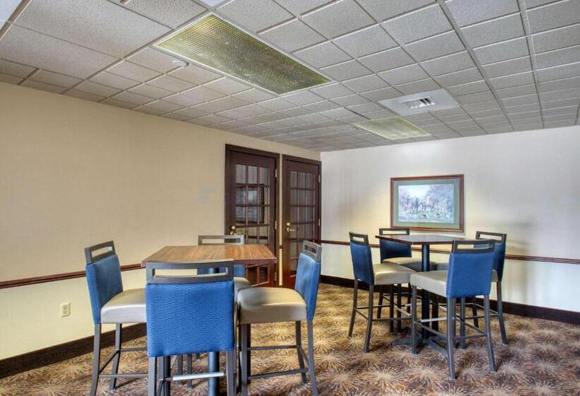 هتل Comfort Suites Madison West