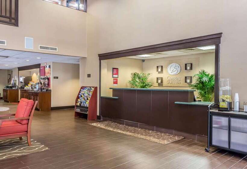 Отель Comfort Suites Near Casinos