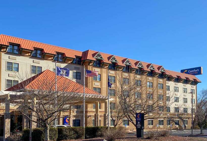 Отель Comfort Suites Near Casinos