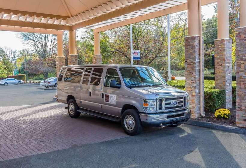 Отель Comfort Suites Near Casinos