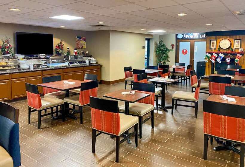 Отель Comfort Suites Near Casinos