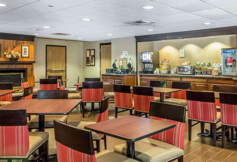 Отель Comfort Suites Near Casinos