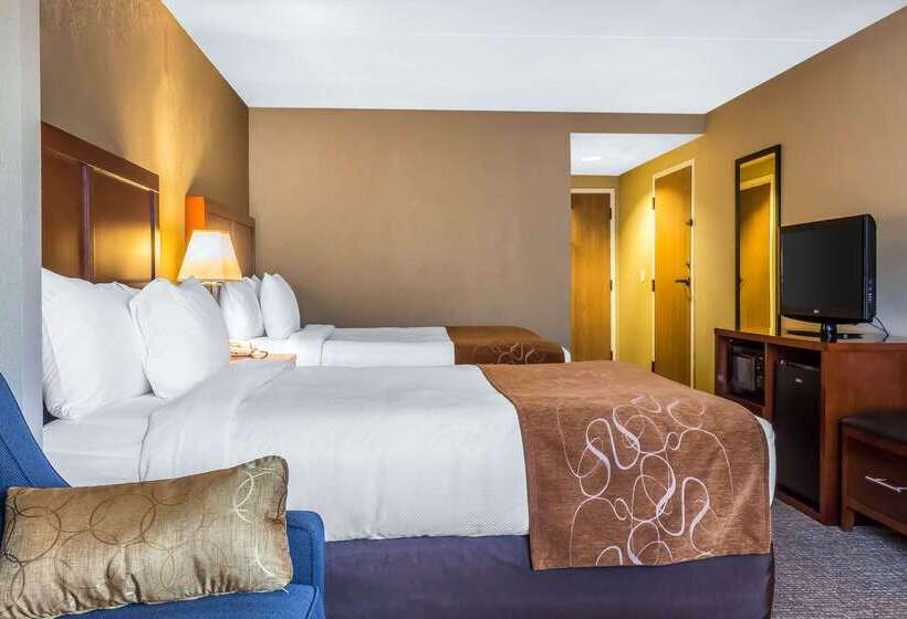 Отель Comfort Suites Near Casinos