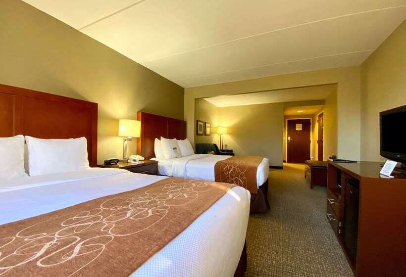 Отель Comfort Suites Near Casinos